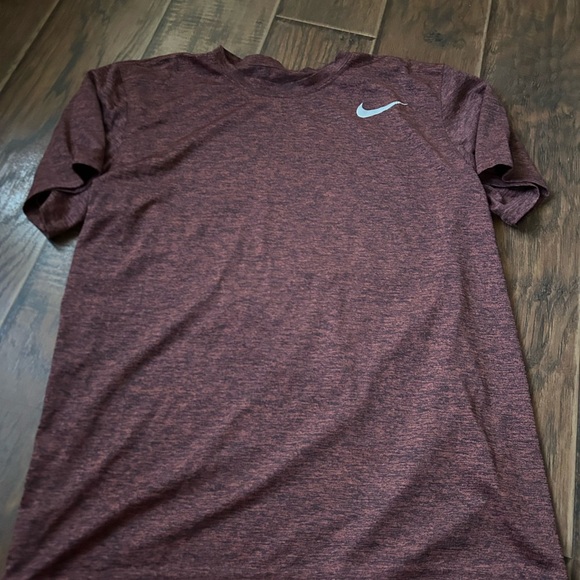 Nike Heathered Maroon T-Shirt - Picture 1 of 5